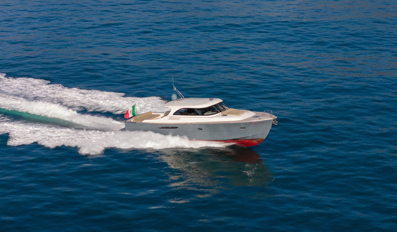 https://arconyachts.ams3.digitaloceanspaces.com/139709/conversions/large_4006380-optimize.jpg