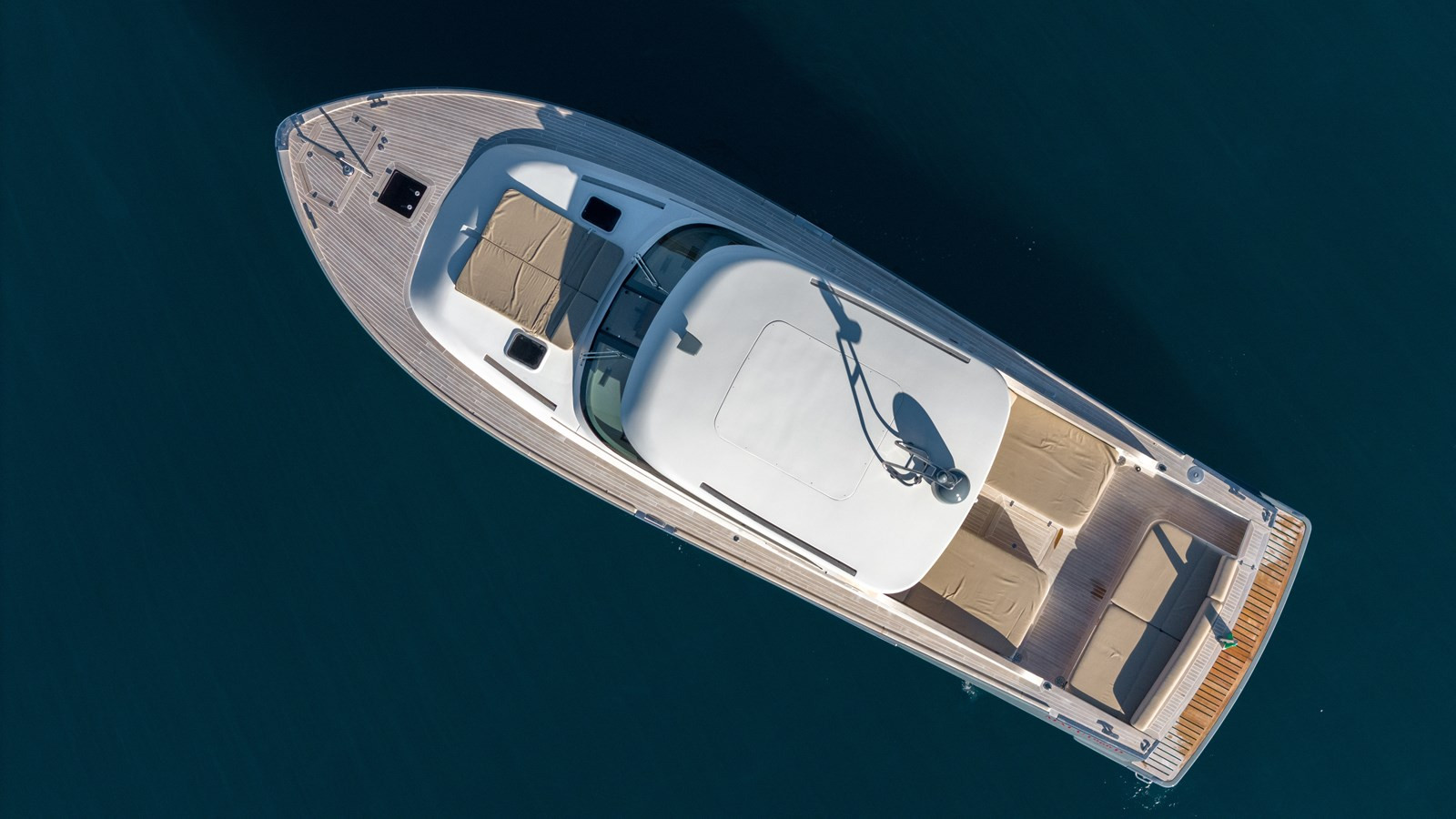 https://arconyachts.ams3.digitaloceanspaces.com/139715/conversions/large_4006385-optimize.jpg
