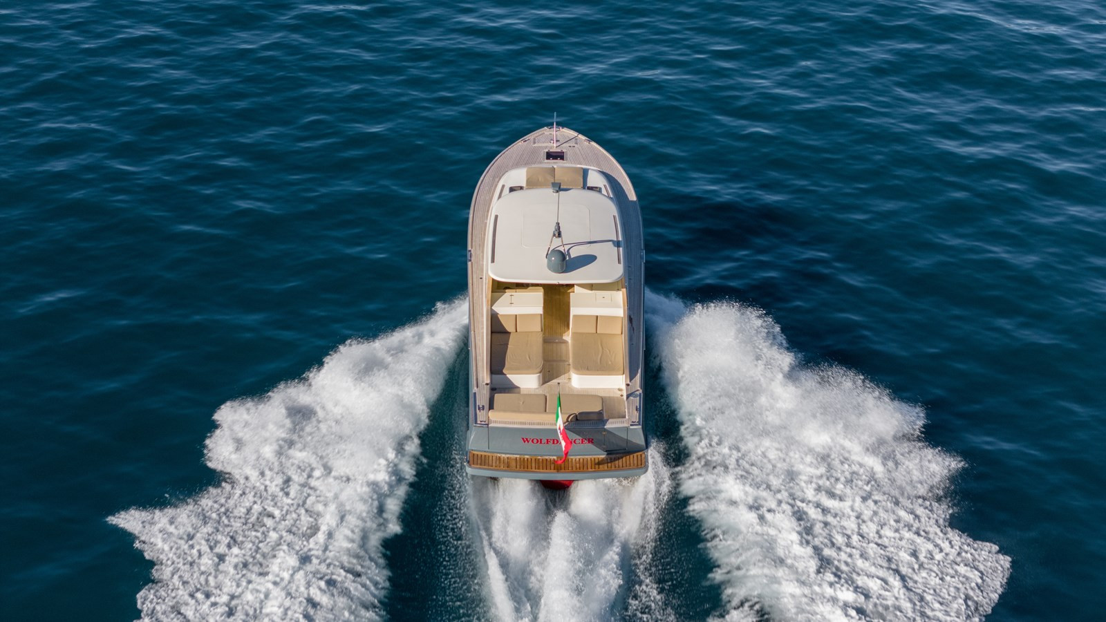 https://arconyachts.ams3.digitaloceanspaces.com/139719/conversions/large_4006386-optimize.jpg