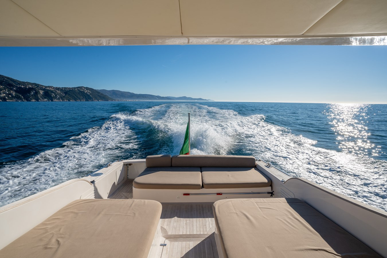 https://arconyachts.ams3.digitaloceanspaces.com/139722/conversions/large_4006387-optimize.jpg