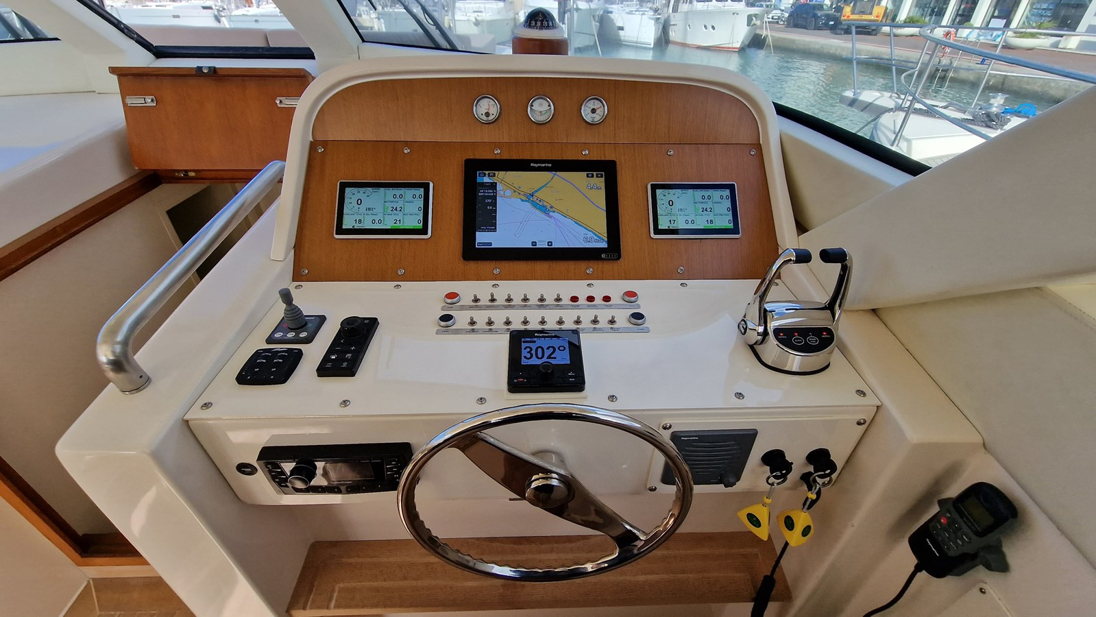 https://arconyachts.ams3.digitaloceanspaces.com/139743/conversions/large_4006396-optimize.jpg