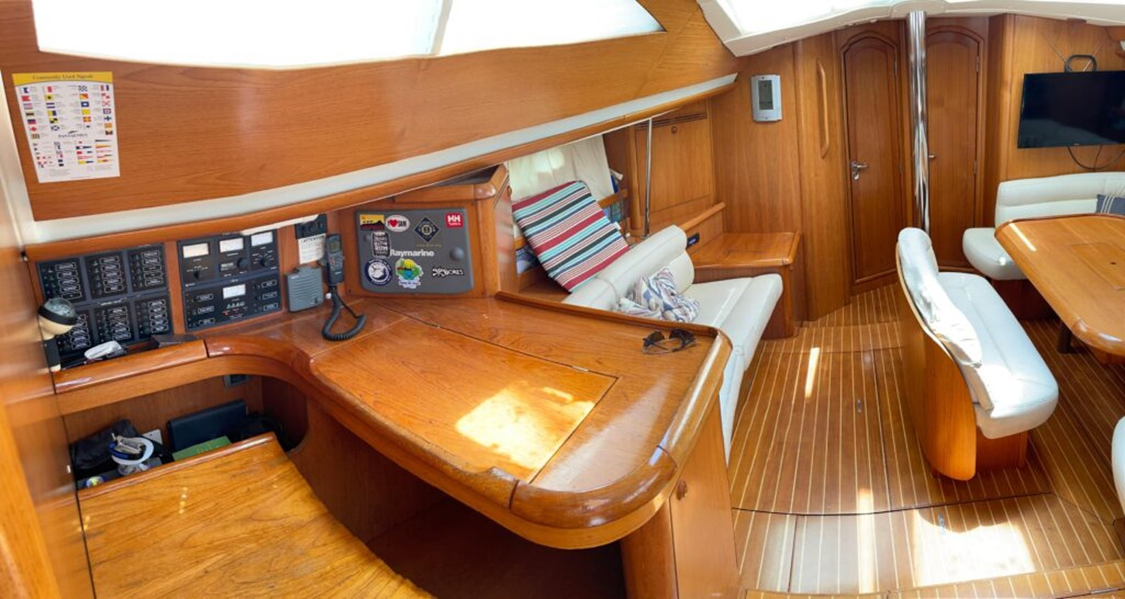 https://arconyachts.ams3.digitaloceanspaces.com/139751/conversions/large_3834118-optimize.jpg