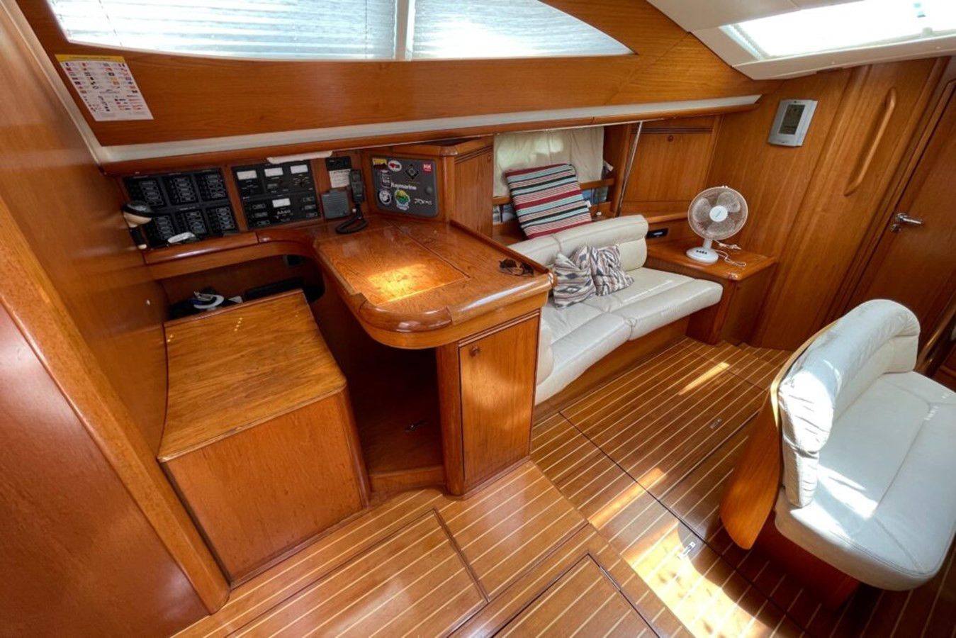 https://arconyachts.ams3.digitaloceanspaces.com/139779/conversions/large_3834129-optimize.jpg