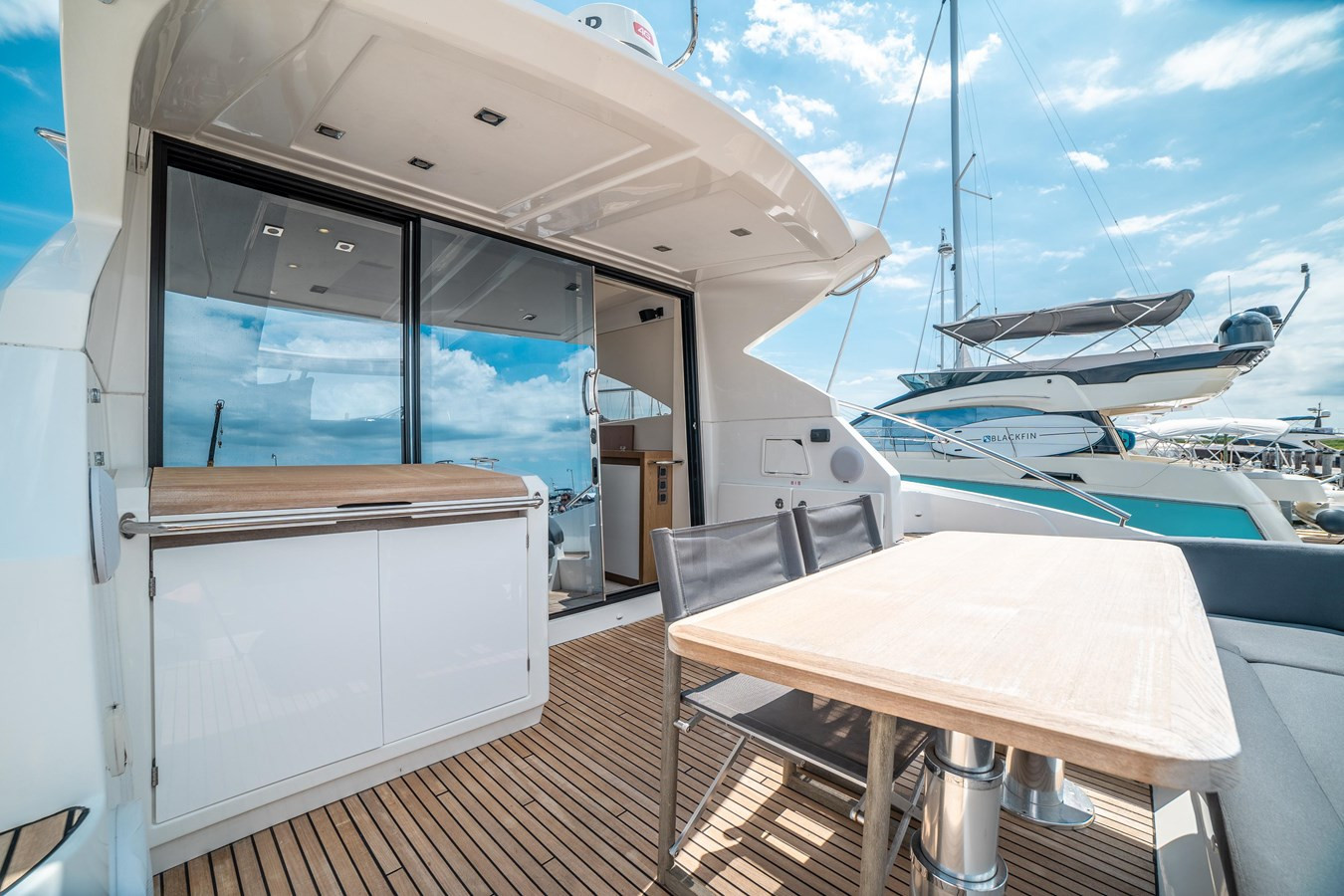 https://arconyachts.ams3.digitaloceanspaces.com/139789/conversions/large_3569800-optimize.jpg