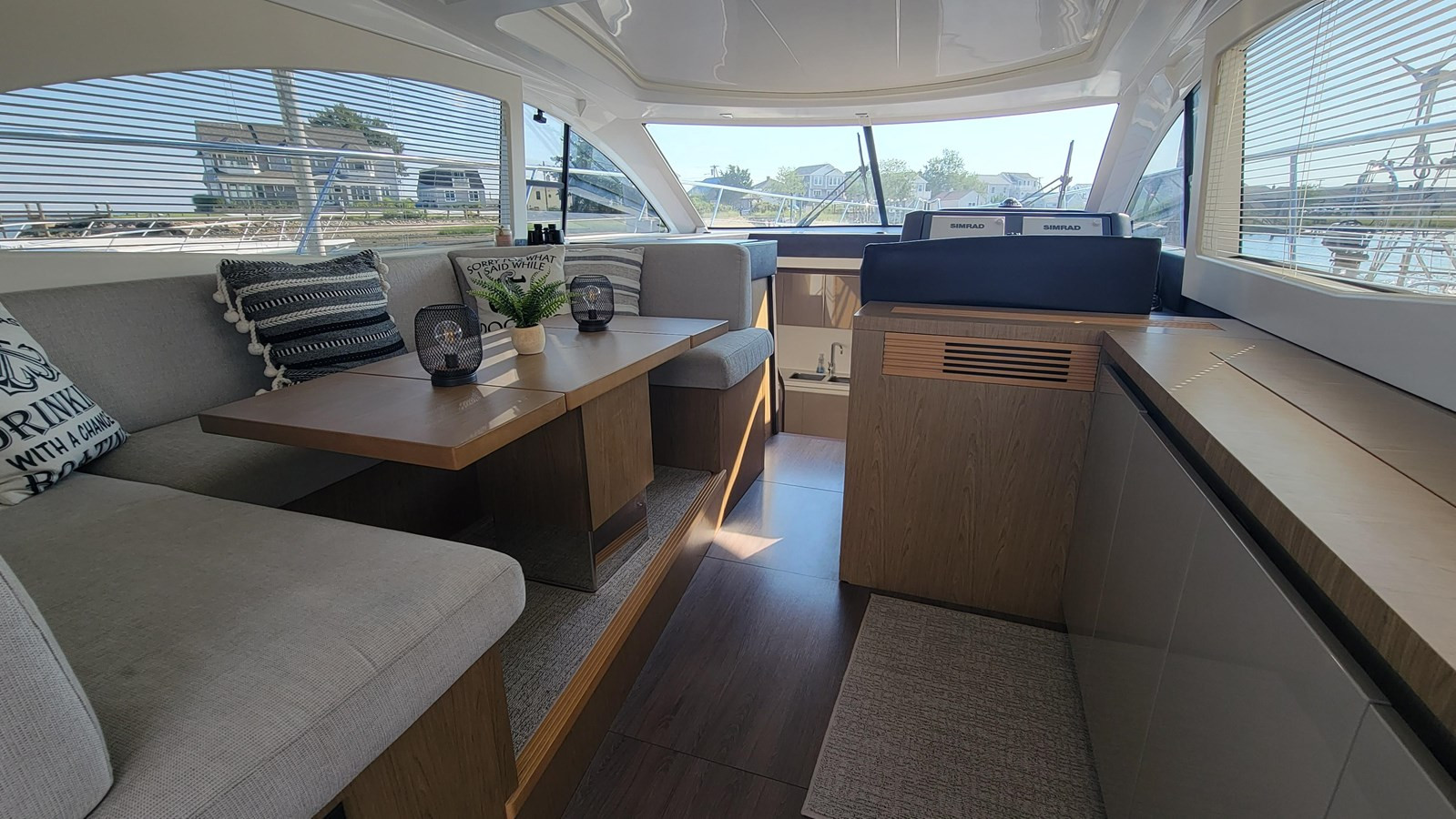 https://arconyachts.ams3.digitaloceanspaces.com/139790/conversions/large_3599294-optimize.jpg