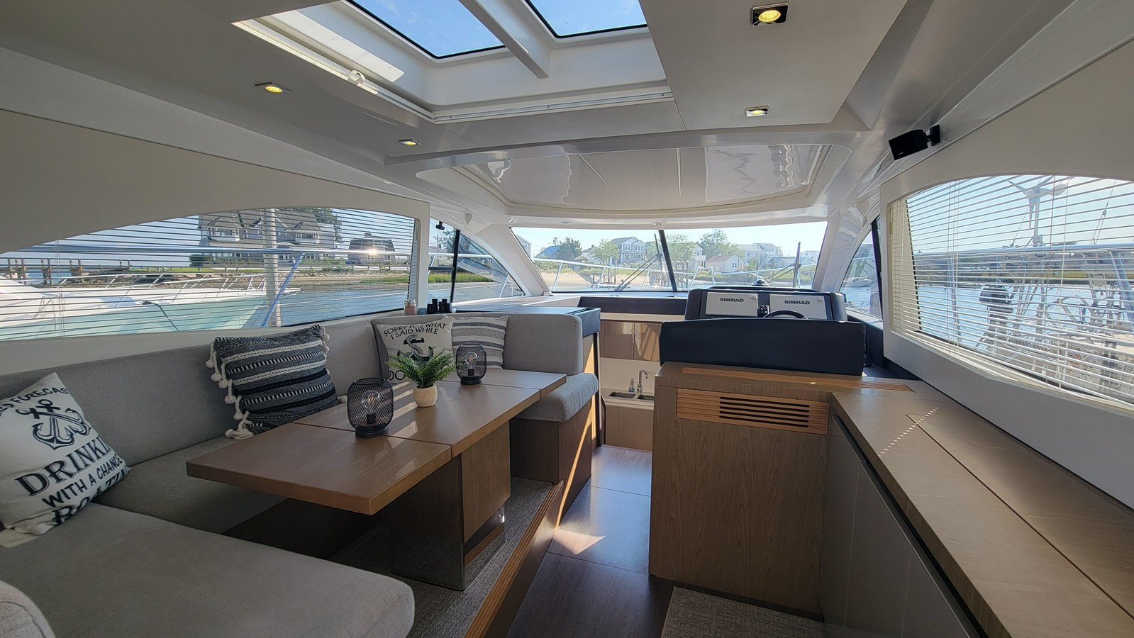 https://arconyachts.ams3.digitaloceanspaces.com/139792/conversions/large_3599295-optimize.jpg
