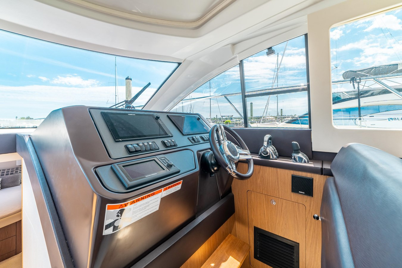 https://arconyachts.ams3.digitaloceanspaces.com/139849/conversions/large_3569825-optimize.jpg