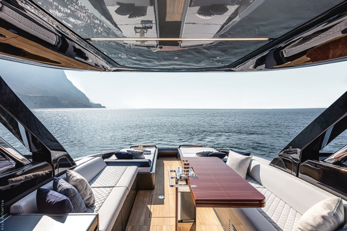https://arconyachts.ams3.digitaloceanspaces.com/140077/conversions/large_4684476-optimize.jpg