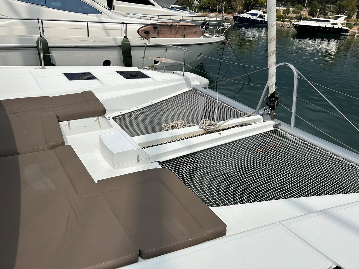 https://arconyachts.ams3.digitaloceanspaces.com/140097/conversions/large_4312258-optimize.jpg