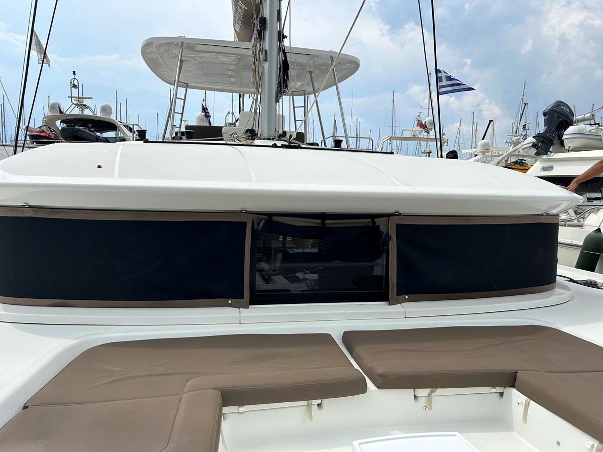 https://arconyachts.ams3.digitaloceanspaces.com/140100/conversions/large_4312259-optimize.jpg