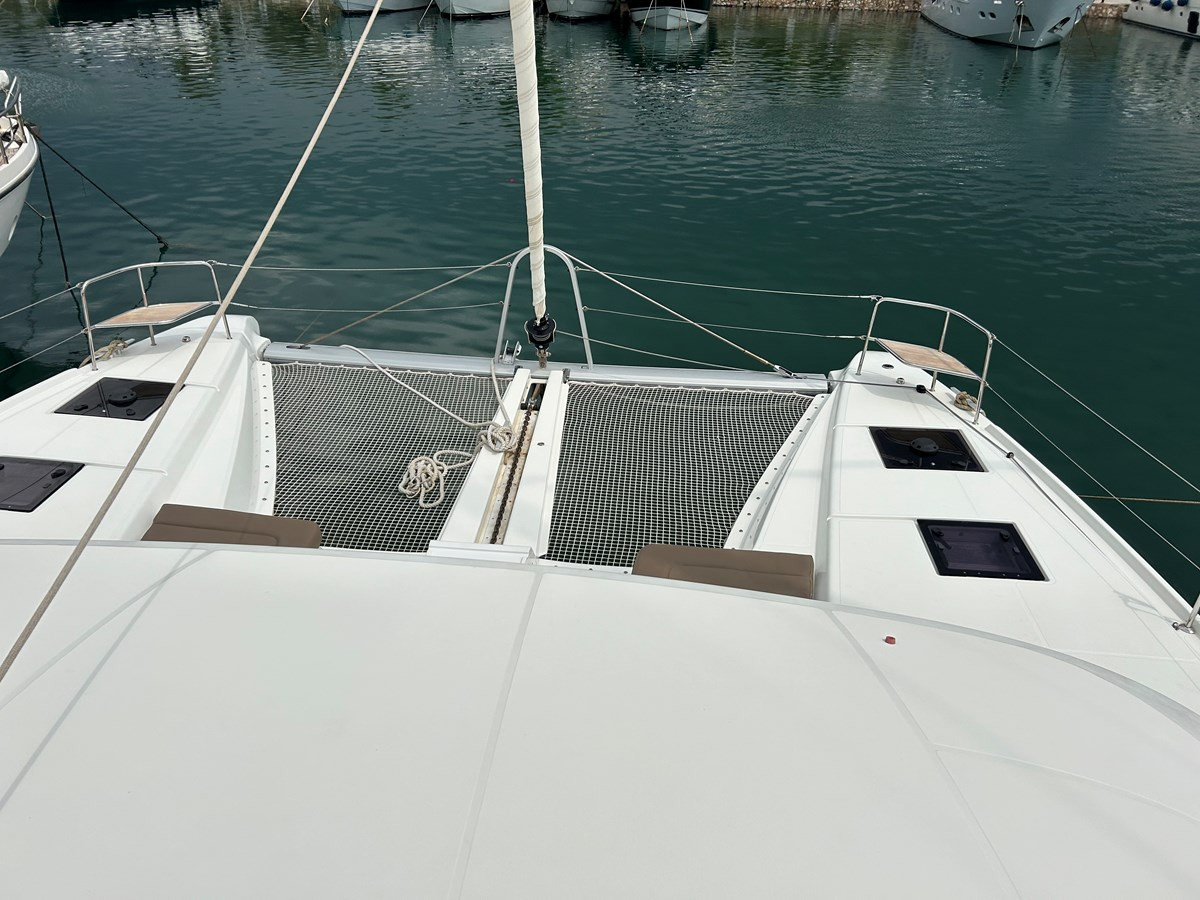 https://arconyachts.ams3.digitaloceanspaces.com/140134/conversions/large_4312271-optimize.jpg