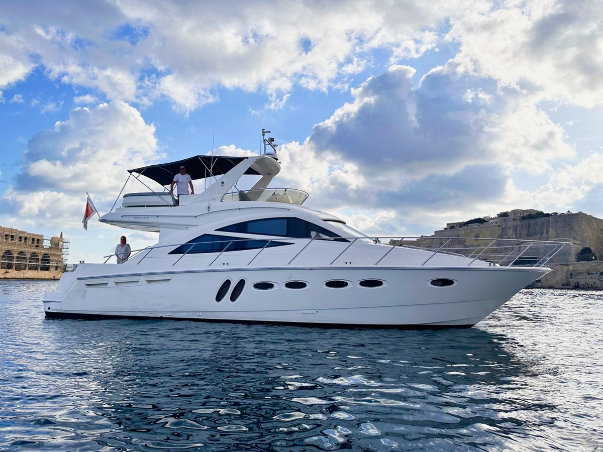 https://arconyachts.ams3.digitaloceanspaces.com/140181/conversions/large_4435792-optimize.jpg
