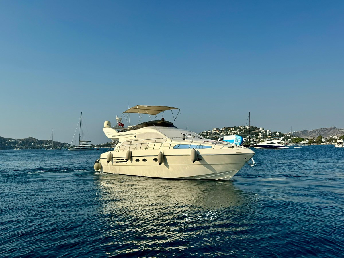 https://arconyachts.ams3.digitaloceanspaces.com/140210/conversions/large_4741829-optimize.jpg