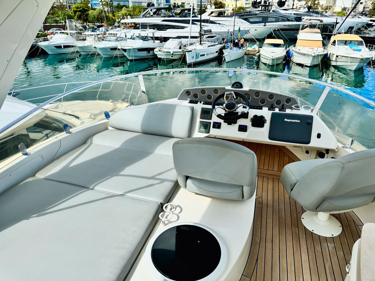 https://arconyachts.ams3.digitaloceanspaces.com/140211/conversions/large_4435803-optimize.jpg
