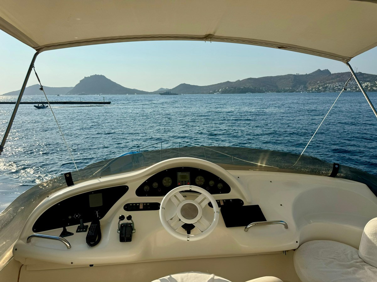 https://arconyachts.ams3.digitaloceanspaces.com/140213/conversions/large_4741830-optimize.jpg