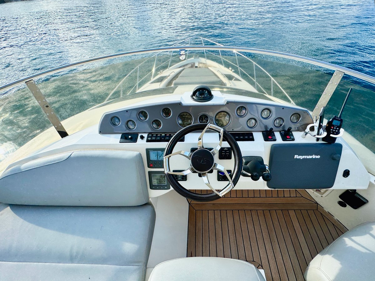 https://arconyachts.ams3.digitaloceanspaces.com/140214/conversions/large_4435804-optimize.jpg
