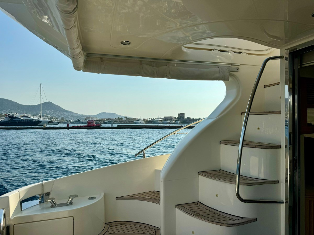 https://arconyachts.ams3.digitaloceanspaces.com/140219/conversions/large_4741832-optimize.jpg