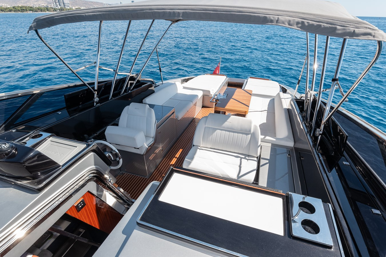https://arconyachts.ams3.digitaloceanspaces.com/140273/conversions/large_4377535-optimize.jpg