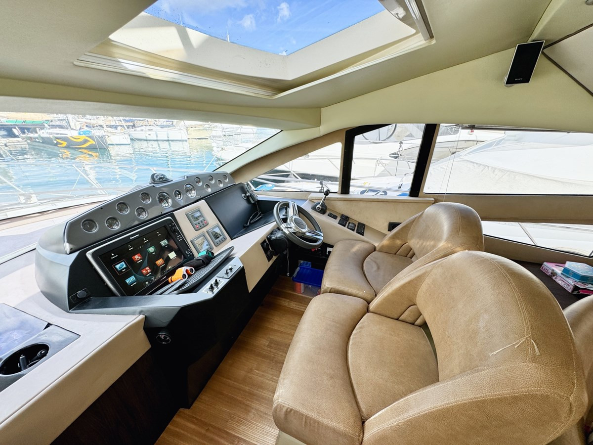 https://arconyachts.ams3.digitaloceanspaces.com/140288/conversions/large_4435830-optimize.jpg