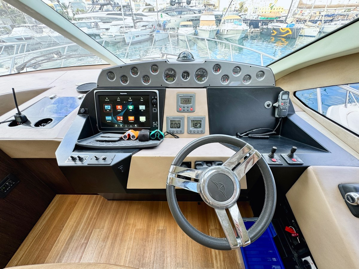 https://arconyachts.ams3.digitaloceanspaces.com/140291/conversions/large_4435831-optimize.jpg
