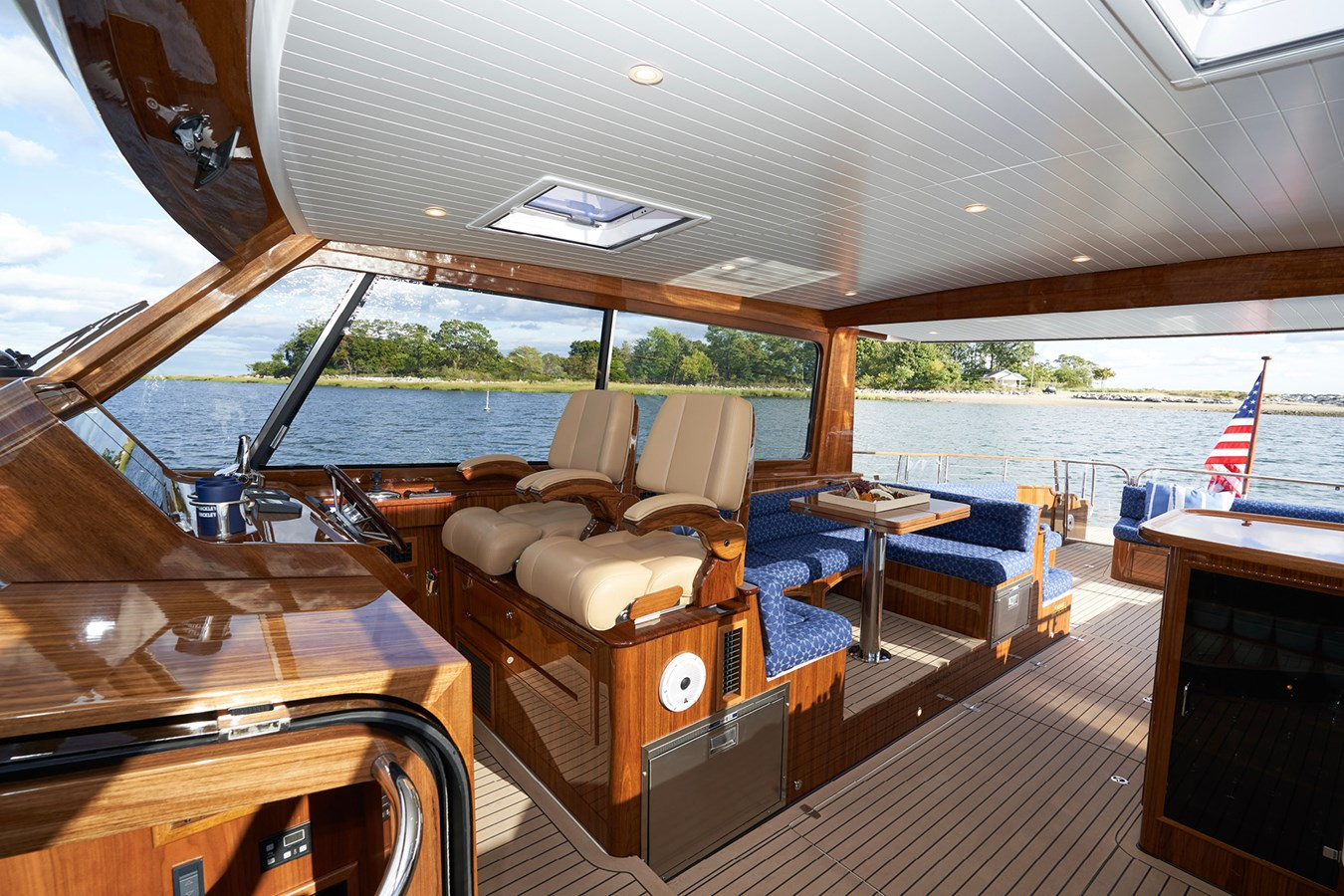 https://arconyachts.ams3.digitaloceanspaces.com/140338/conversions/large_3745426-optimize.jpg