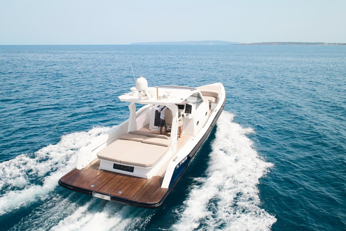 https://arconyachts.ams3.digitaloceanspaces.com/140430/conversions/large_4370505-optimize.jpg
