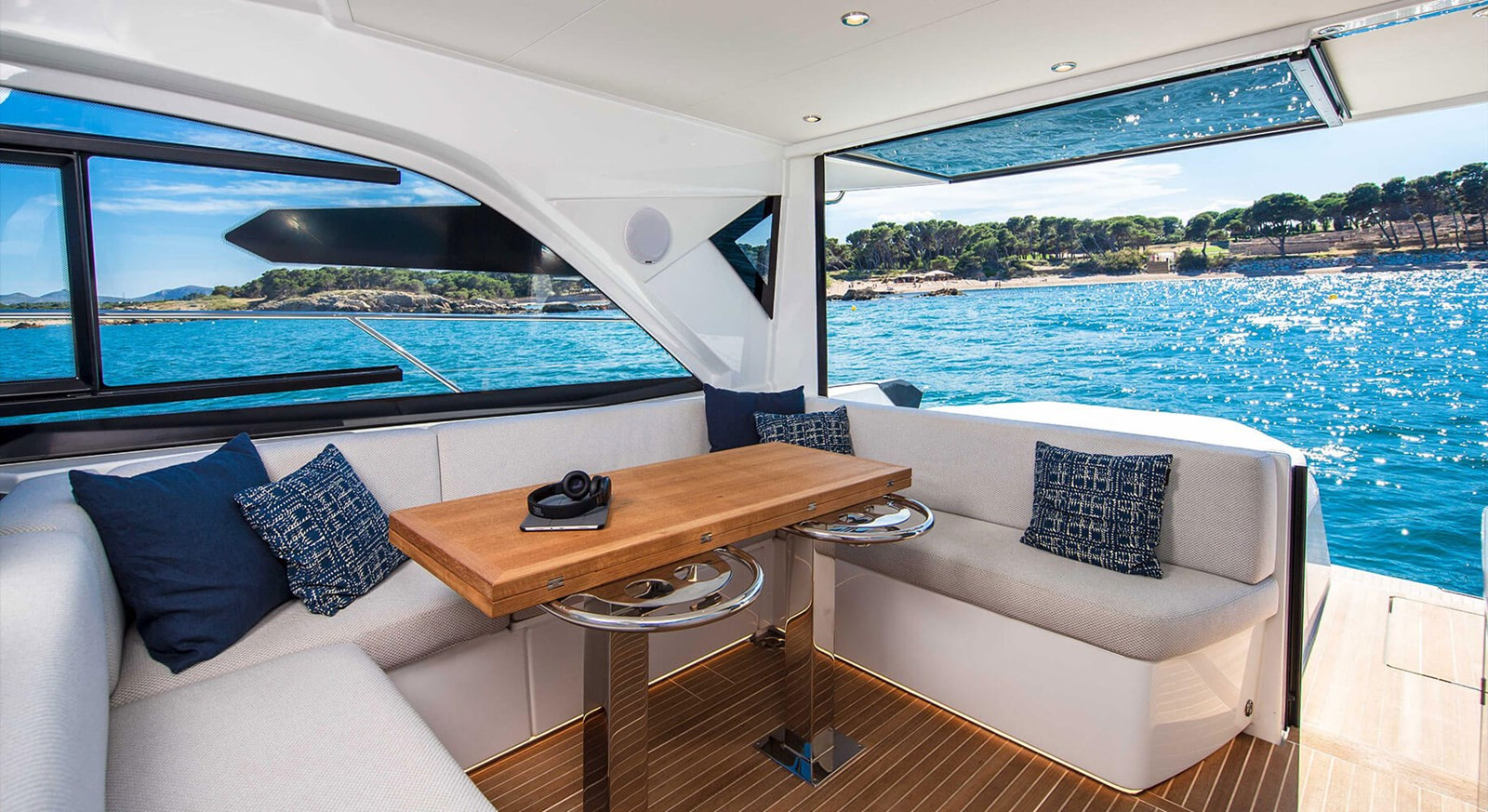 https://arconyachts.ams3.digitaloceanspaces.com/140498/conversions/large_4684850-optimize.jpg