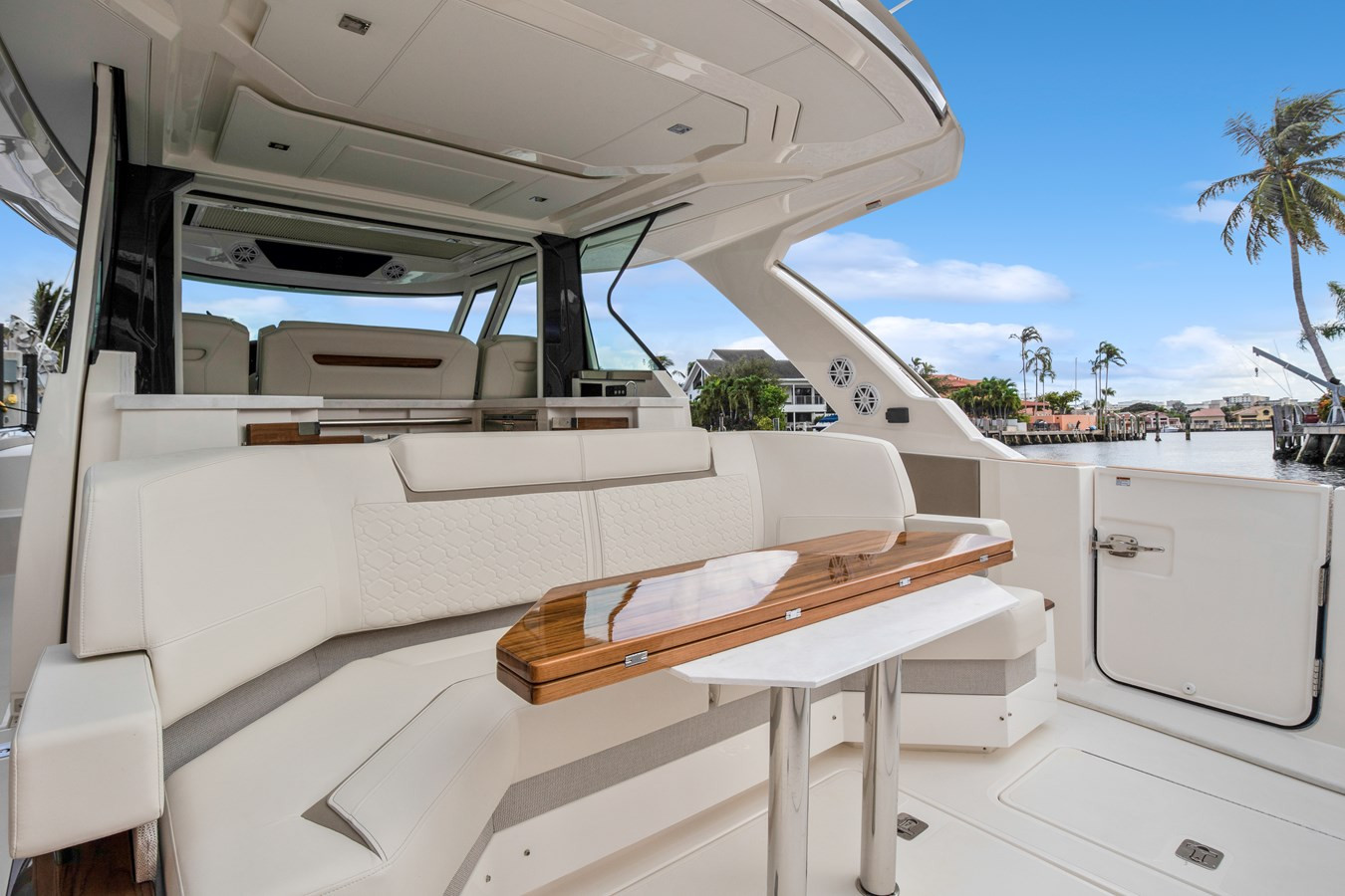 https://arconyachts.ams3.digitaloceanspaces.com/140569/conversions/large_3351796-optimize.jpg