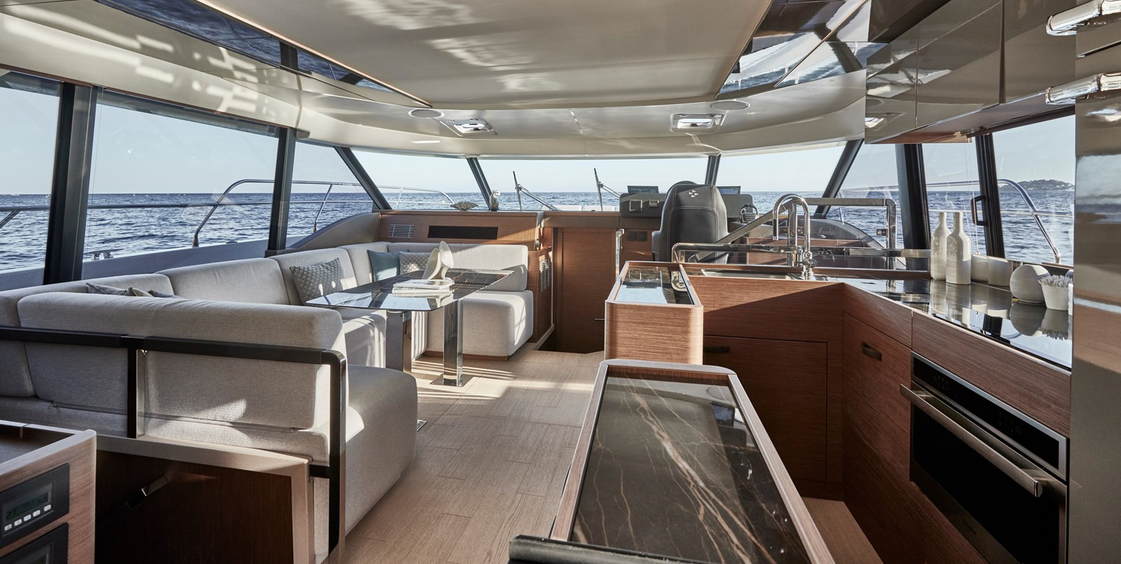 https://arconyachts.ams3.digitaloceanspaces.com/140572/conversions/large_4642795-optimize.jpg