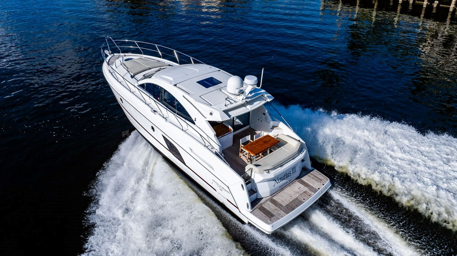 https://arconyachts.ams3.digitaloceanspaces.com/140631/conversions/large_4394464-optimize.jpg