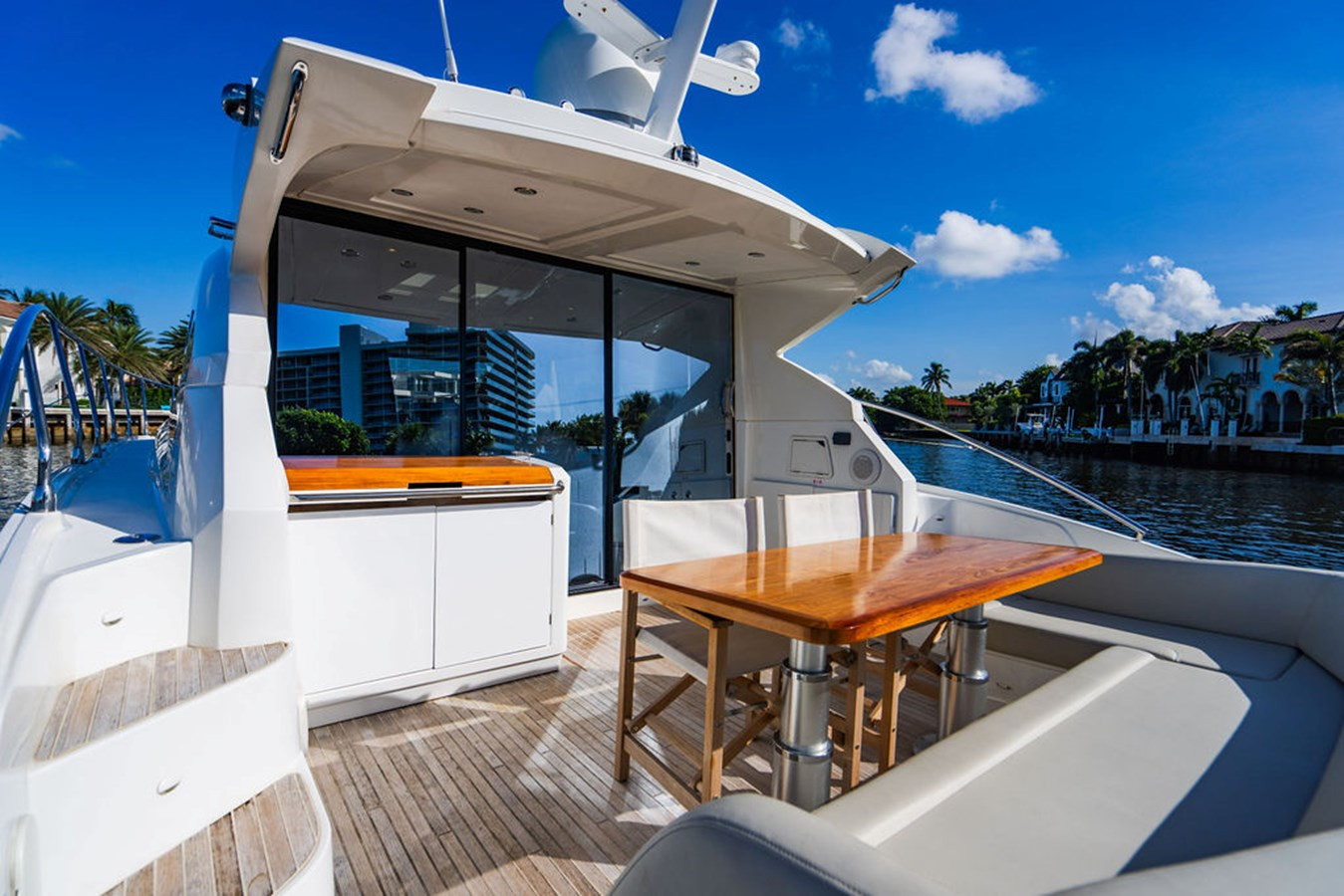 https://arconyachts.ams3.digitaloceanspaces.com/140672/conversions/large_4394478-optimize.jpg