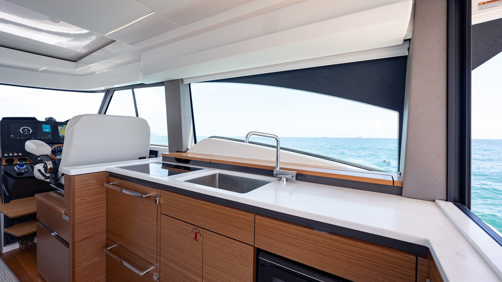 https://arconyachts.ams3.digitaloceanspaces.com/140714/conversions/large_4715762-optimize.jpg