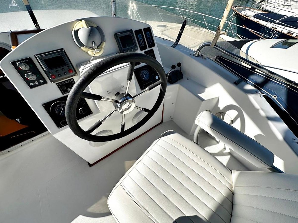 https://arconyachts.ams3.digitaloceanspaces.com/140716/conversions/large_4606982-optimize.jpg