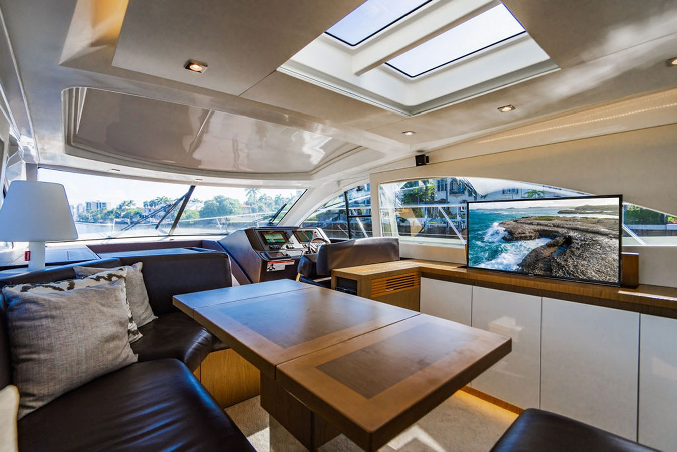 https://arconyachts.ams3.digitaloceanspaces.com/140733/conversions/large_4394499-optimize.jpg