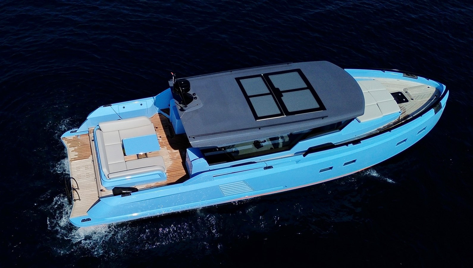 https://arconyachts.ams3.digitaloceanspaces.com/140762/conversions/large_4627253-optimize.jpg