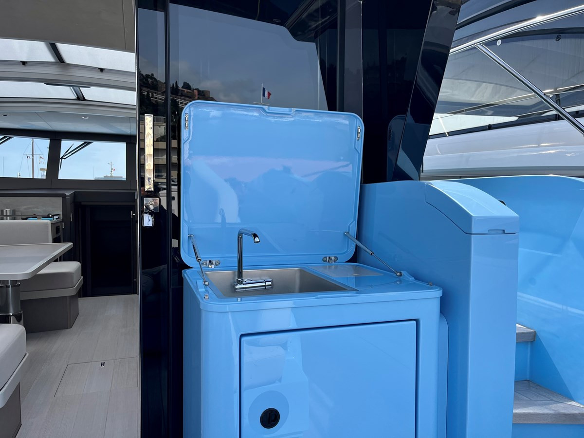 https://arconyachts.ams3.digitaloceanspaces.com/140777/conversions/large_4627261-optimize.jpg