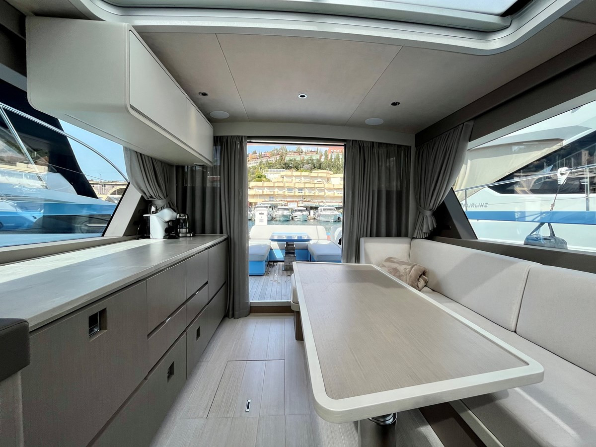 https://arconyachts.ams3.digitaloceanspaces.com/140789/conversions/large_4627297-optimize.jpg