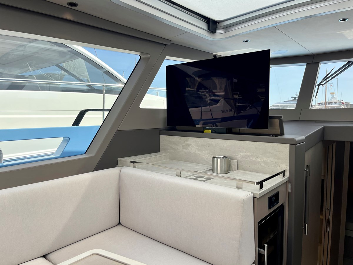 https://arconyachts.ams3.digitaloceanspaces.com/140802/conversions/large_4627315-optimize.jpg