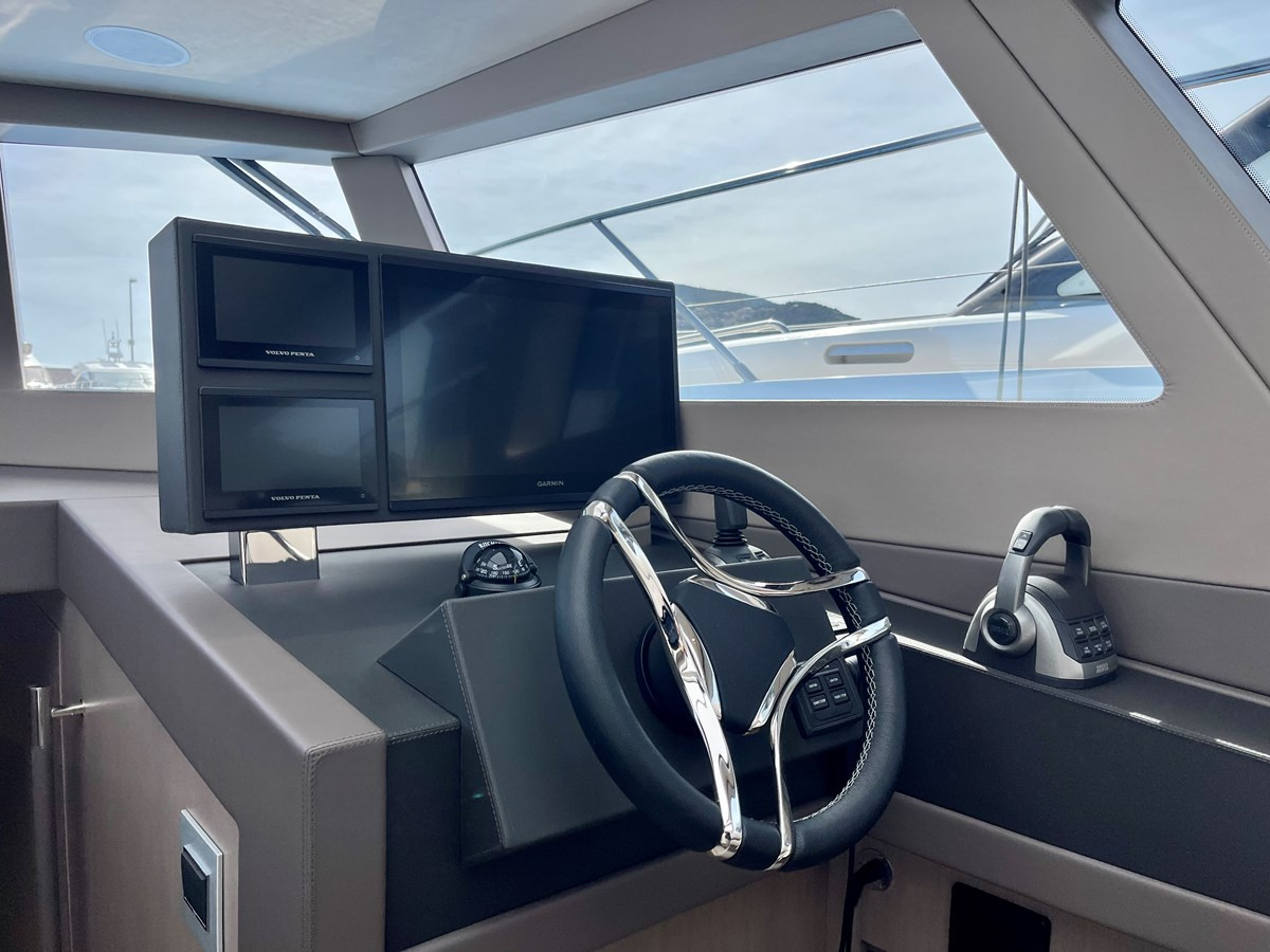 https://arconyachts.ams3.digitaloceanspaces.com/140817/conversions/large_4627326-optimize.jpg