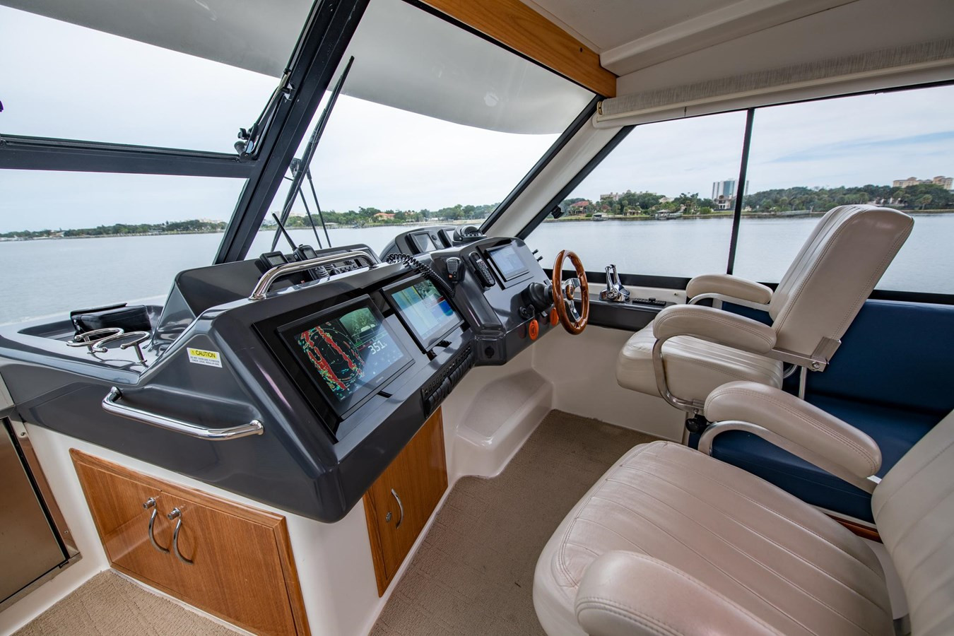 https://arconyachts.ams3.digitaloceanspaces.com/140890/conversions/large_3780321-optimize.jpg