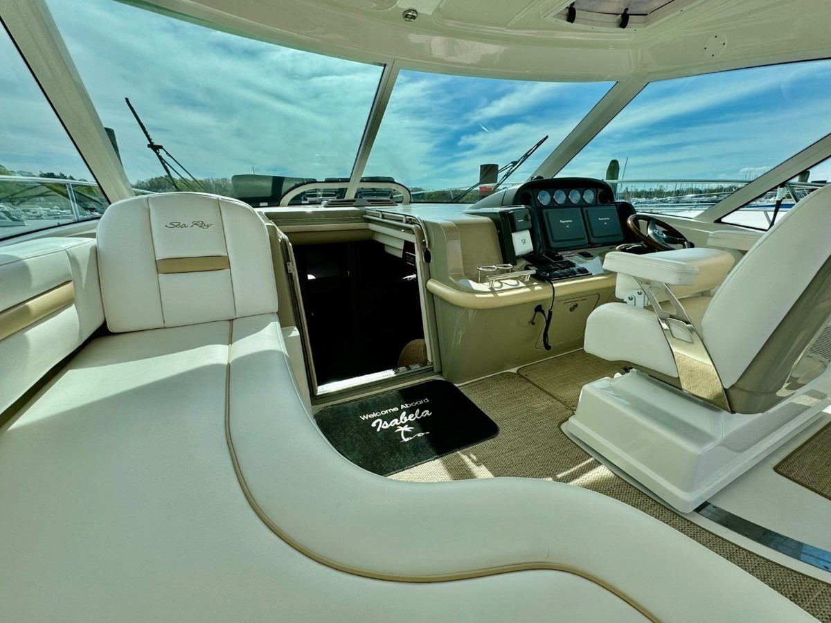 https://arconyachts.ams3.digitaloceanspaces.com/140908/conversions/large_4174305-optimize.jpg