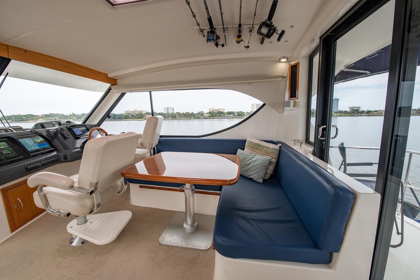 https://arconyachts.ams3.digitaloceanspaces.com/140921/conversions/large_3780332-optimize.jpg
