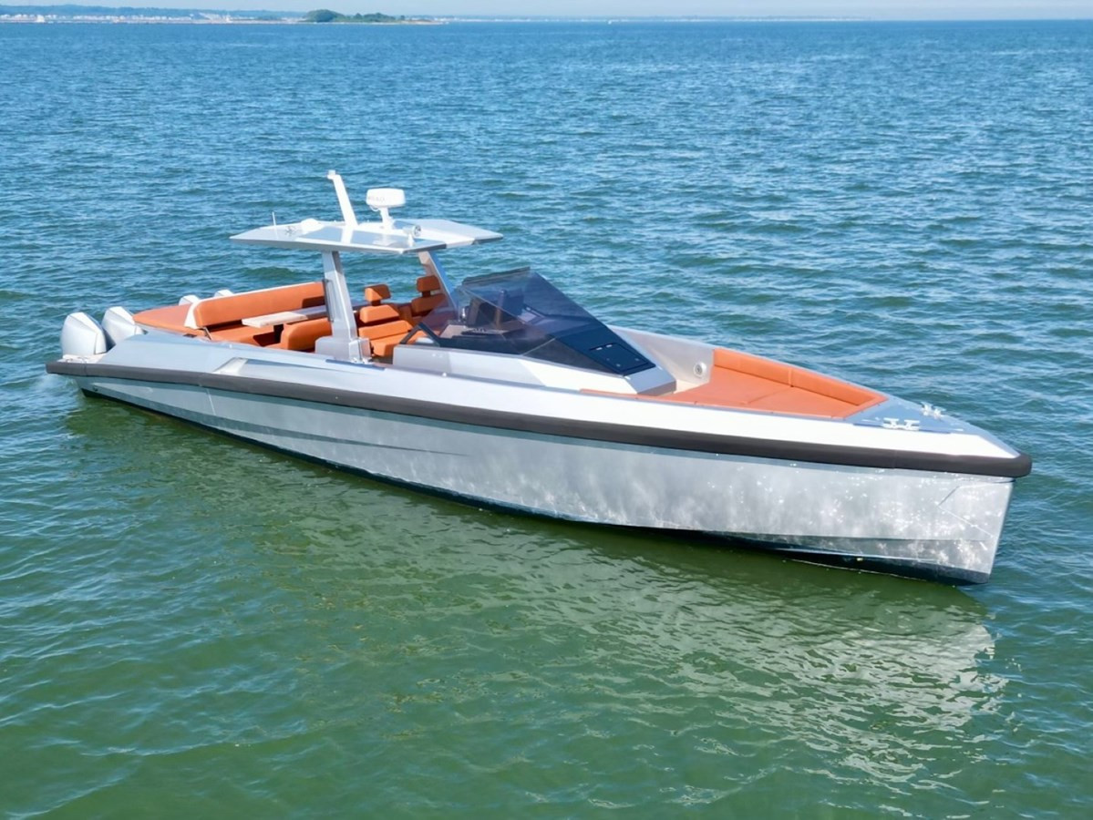 https://arconyachts.ams3.digitaloceanspaces.com/140942/conversions/large_4819888-optimize.jpg