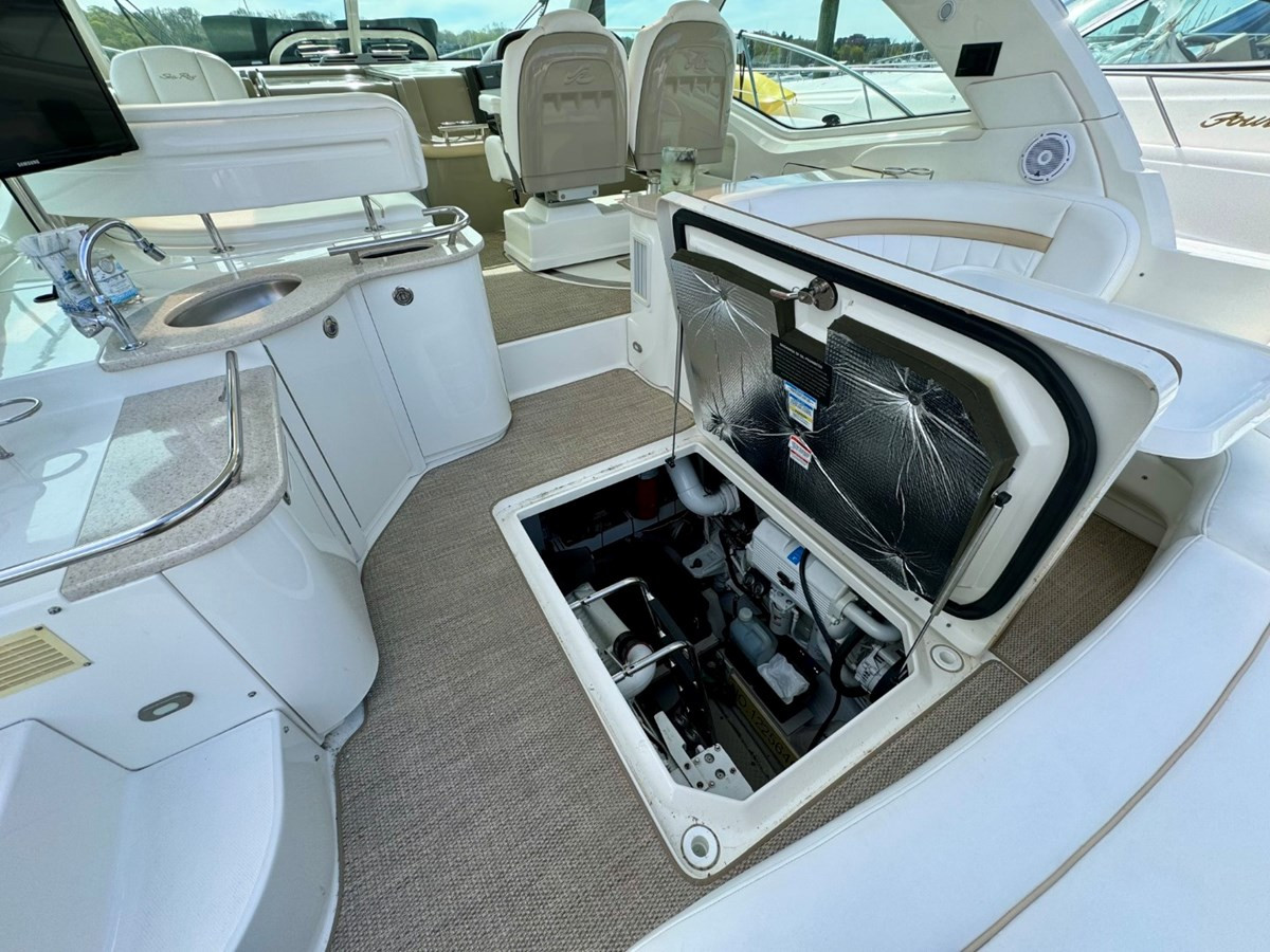 https://arconyachts.ams3.digitaloceanspaces.com/140960/conversions/large_4174323-optimize.jpg