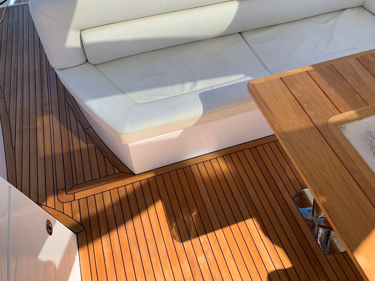 https://arconyachts.ams3.digitaloceanspaces.com/141063/conversions/large_2833593-optimize.jpg