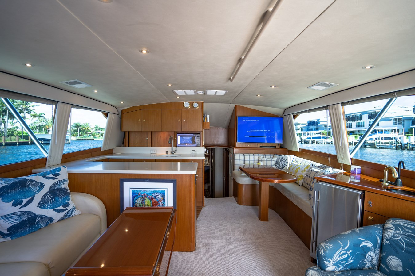 https://arconyachts.ams3.digitaloceanspaces.com/141107/conversions/large_2847357-optimize.jpg