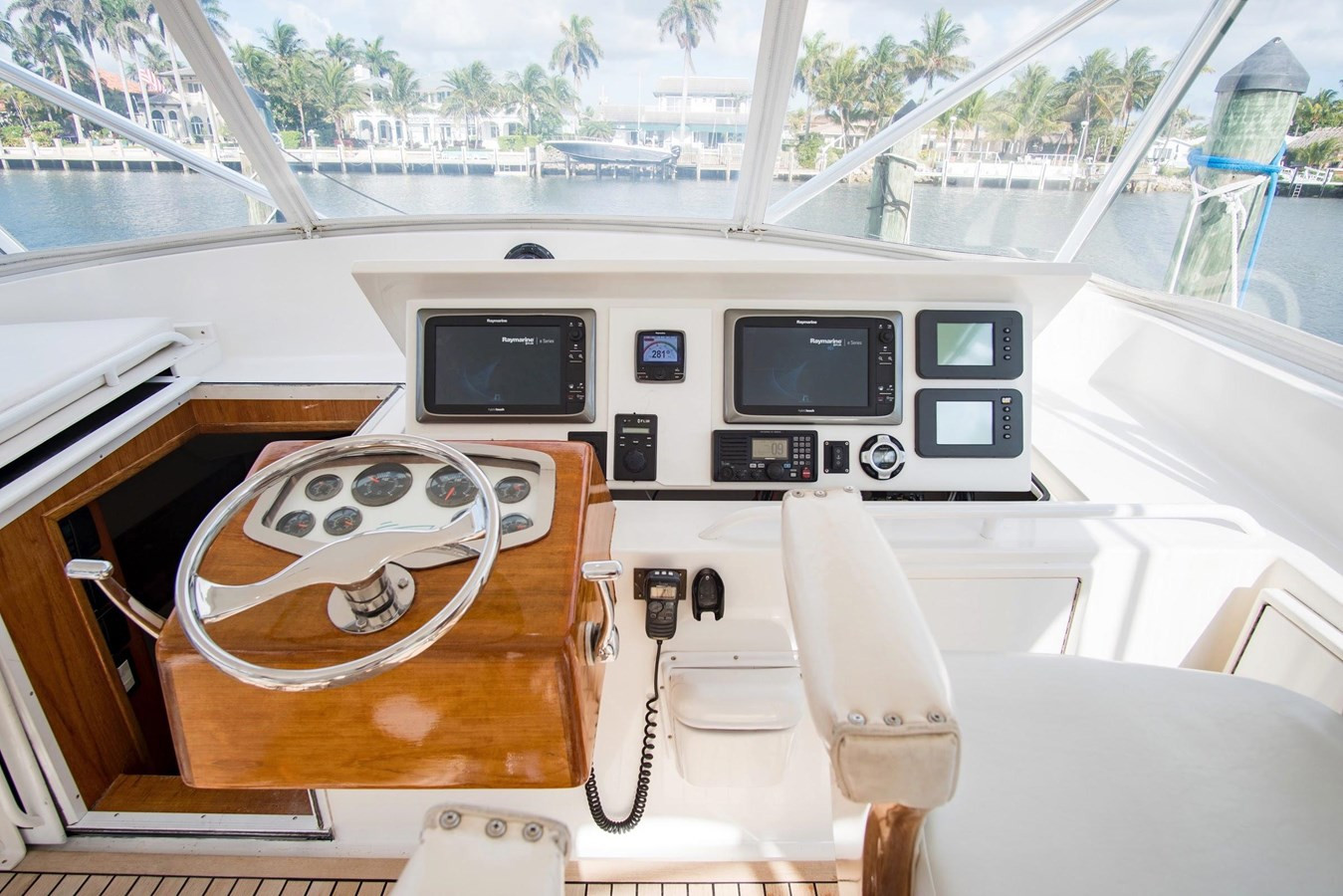 https://arconyachts.ams3.digitaloceanspaces.com/141189/conversions/large_3253398-optimize.jpg