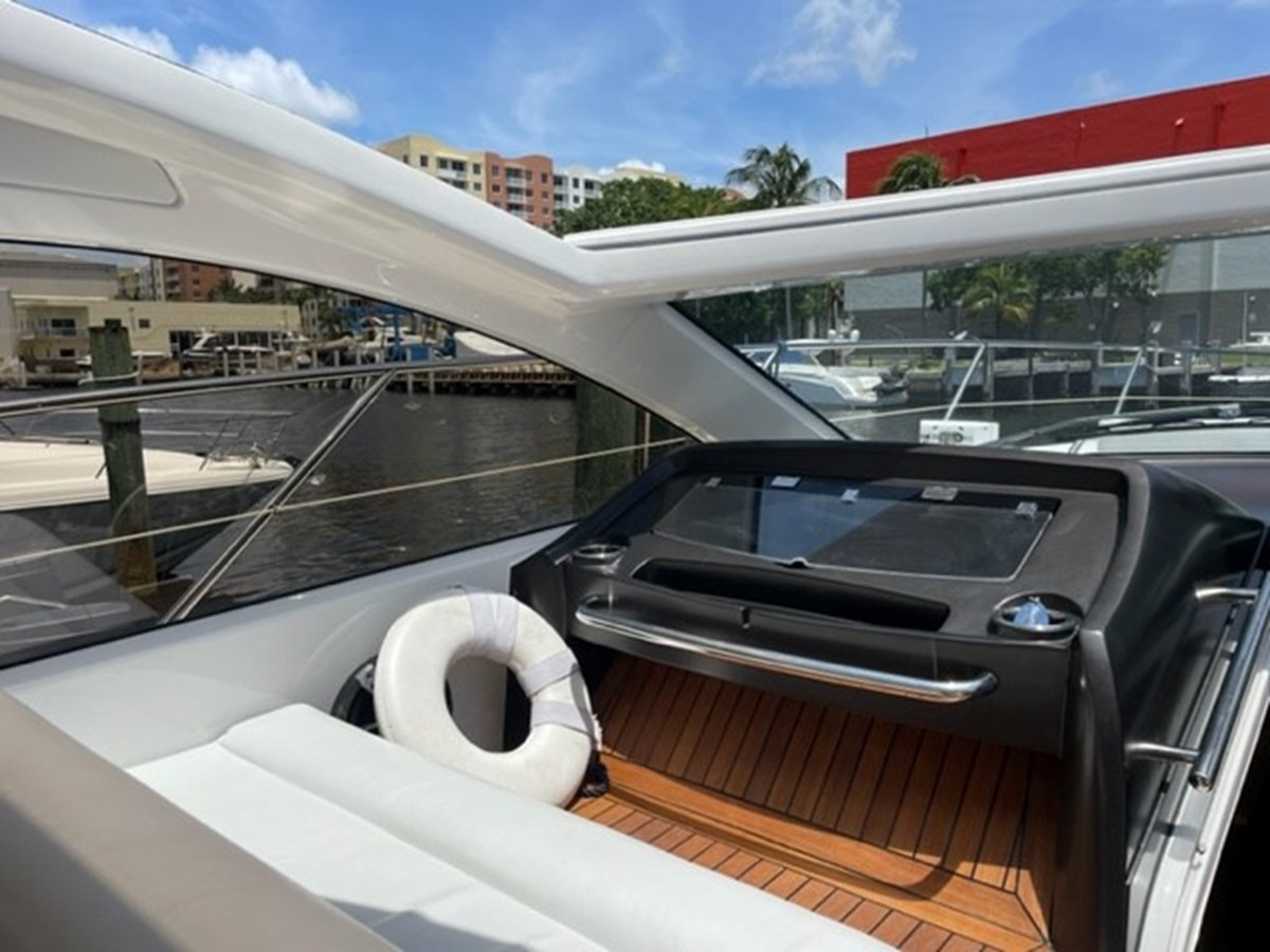https://arconyachts.ams3.digitaloceanspaces.com/141318/conversions/large_3609086-optimize.jpg