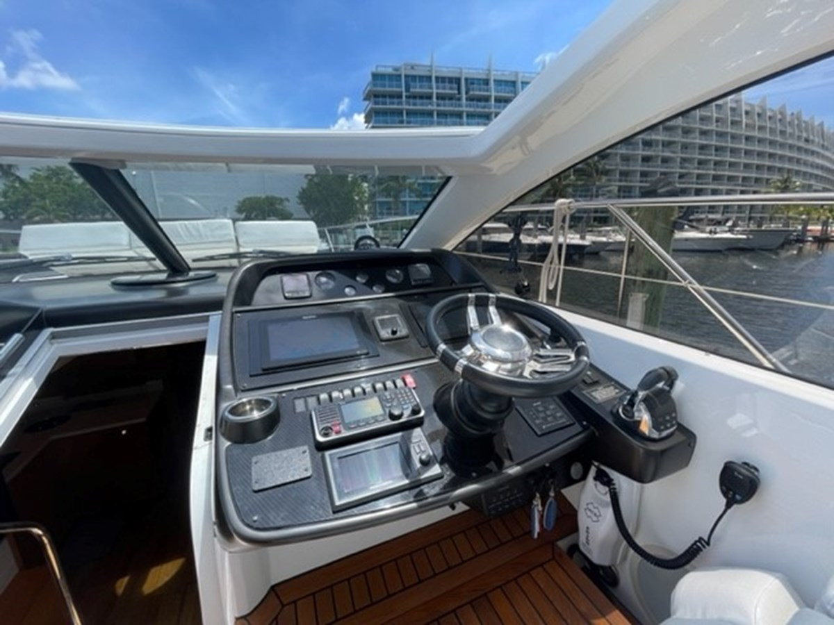 https://arconyachts.ams3.digitaloceanspaces.com/141320/conversions/large_3609087-optimize.jpg