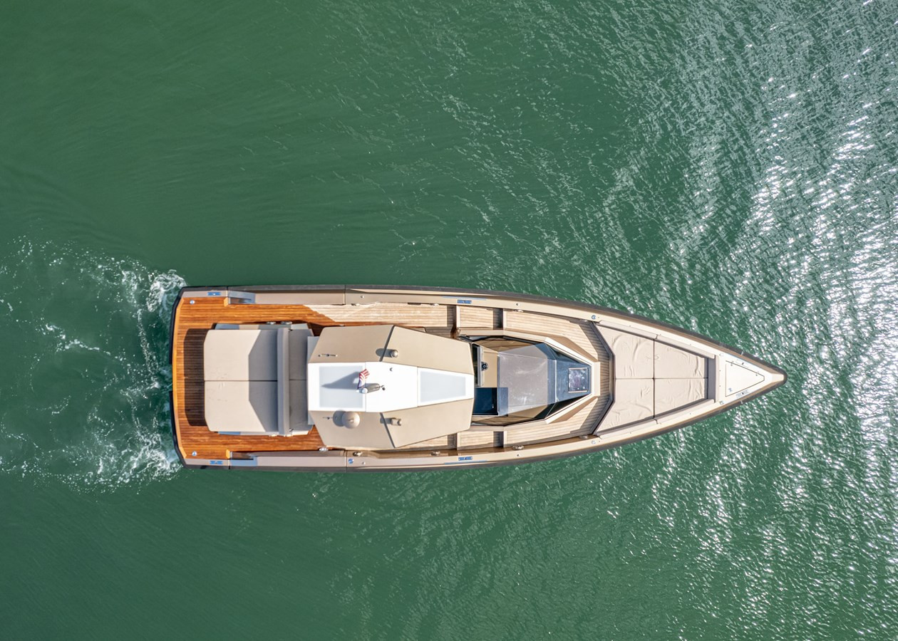 https://arconyachts.ams3.digitaloceanspaces.com/141346/conversions/large_3529858-optimize.jpg